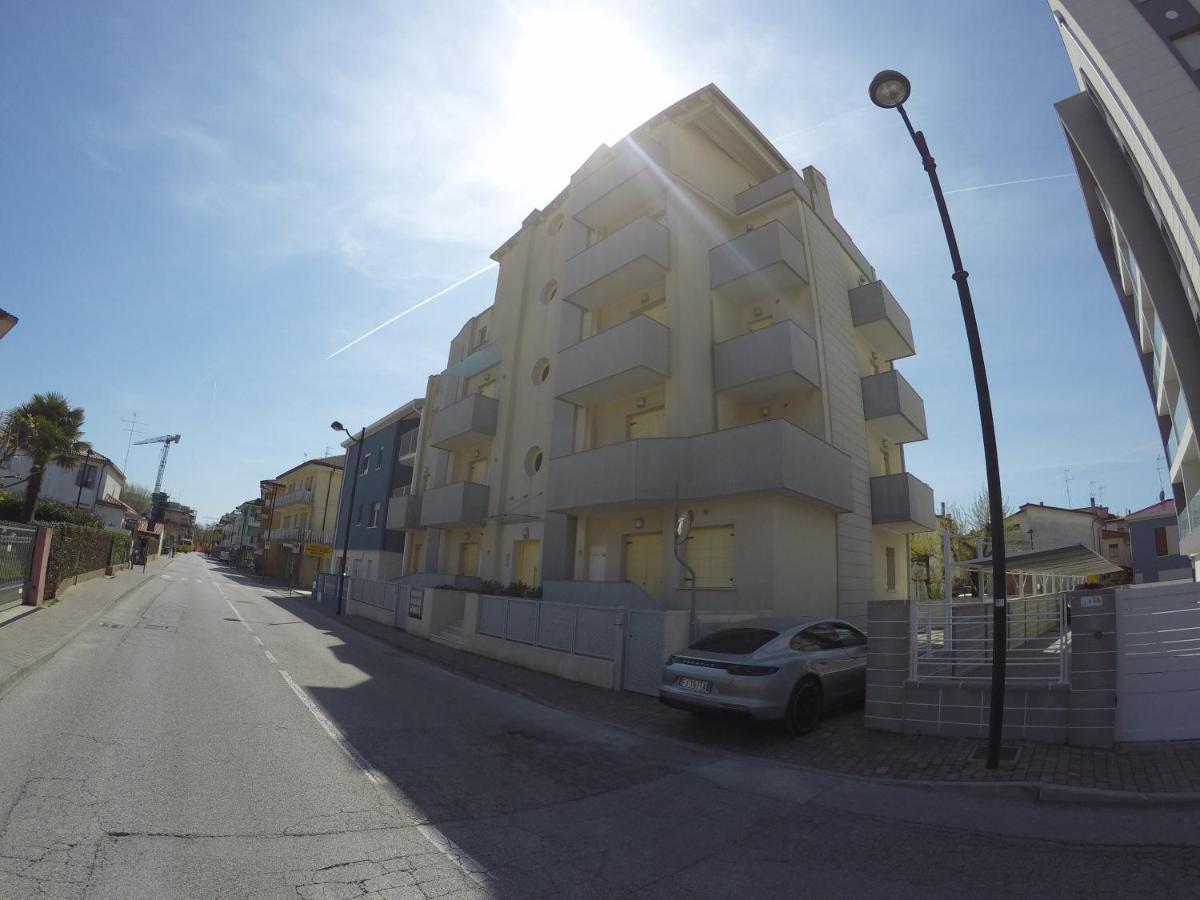 Attico Margherita - Agenzia Cocal Apartment Caorle Exterior photo